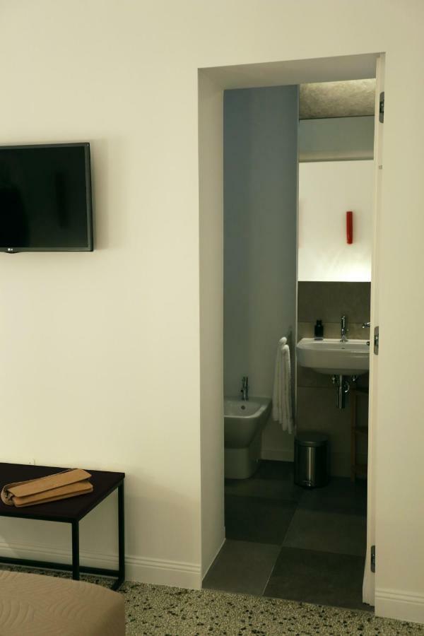 Re Ruggero Rooms เรจโจ ดี คาลาเบีย ภายนอก รูปภาพ